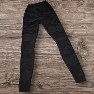 ALO Yoga Womens Dark Camouflage Leggings
